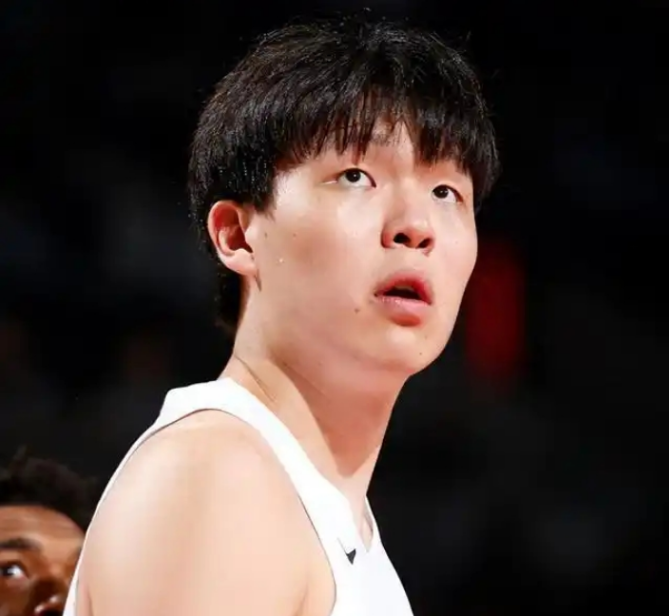 杨瀚森NBA关键节点:开拓者11月3日前决定 是否执行第3年球队选项