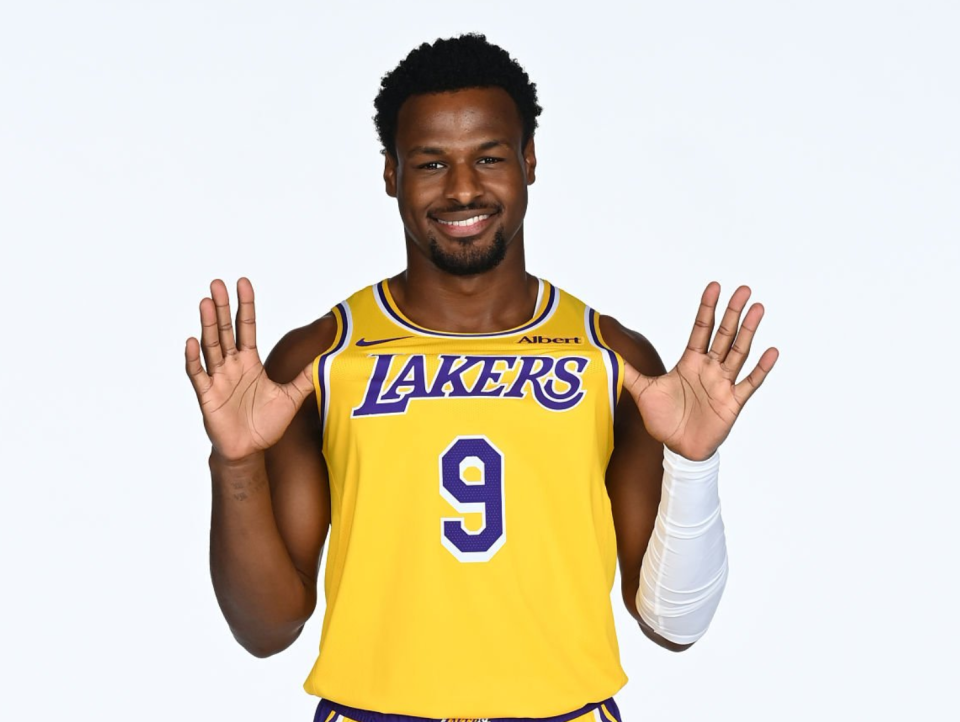 NBA高管:确实有球队对布朗尼感兴趣 他短时间内进步非常明显